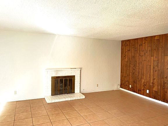 5th image of 25358 Lane St Unit A & B