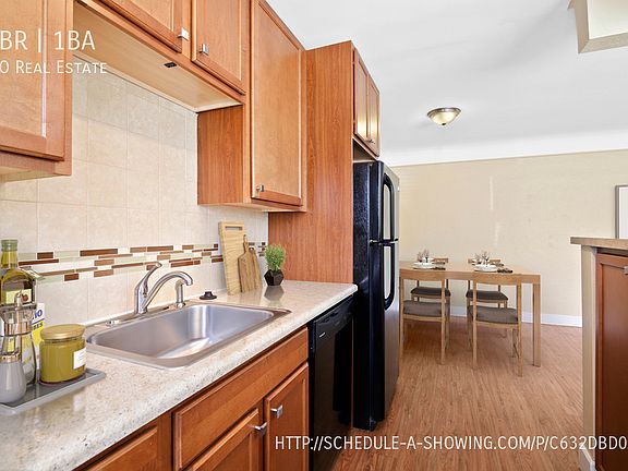 4th image of 831 Cherry St #23