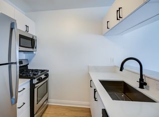 800 Avenue Of The Americas APT 18D, New York, NY 10001