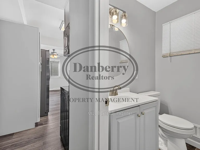 6946 Kinsman Dr — Photo 15