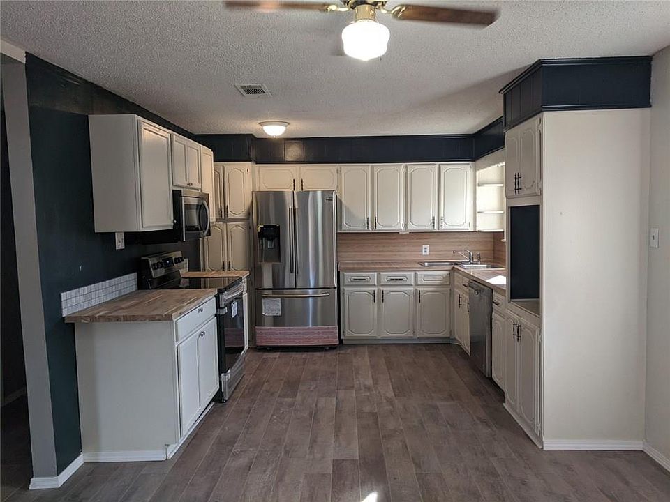 2nd image of 3331 Twin Cedars Ln