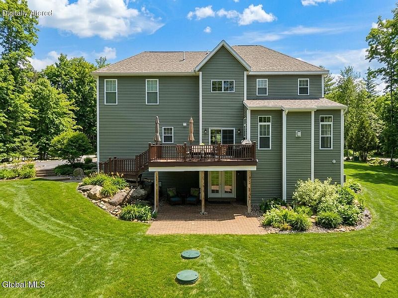 3rd image of 32 River Rock Drive