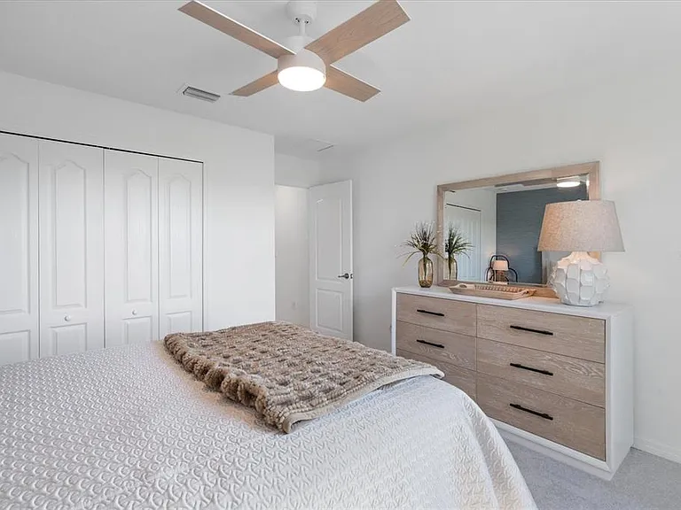 6523 Clairborne Ln — Photo 48