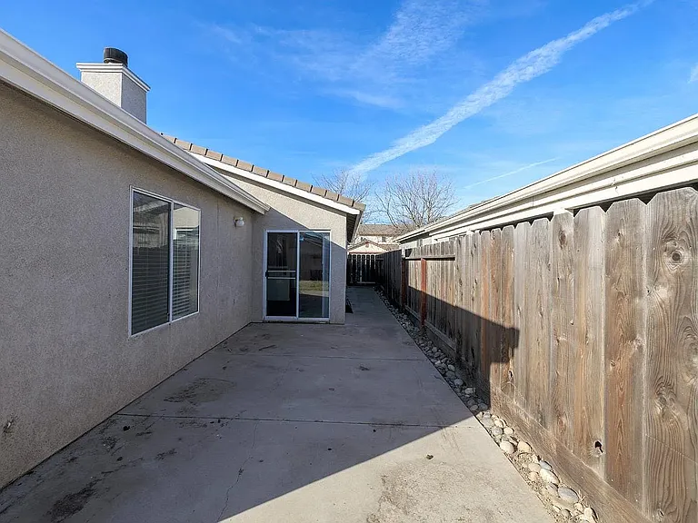 2012 Spring Ln — Photo 19
