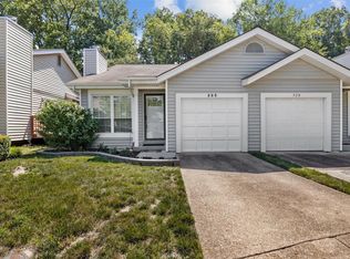 522 Spring Glen Dr, Ballwin, MO 63021