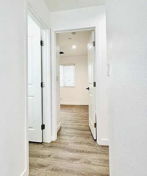 2628 N Beachwood Dr #7/8 — Photo 12