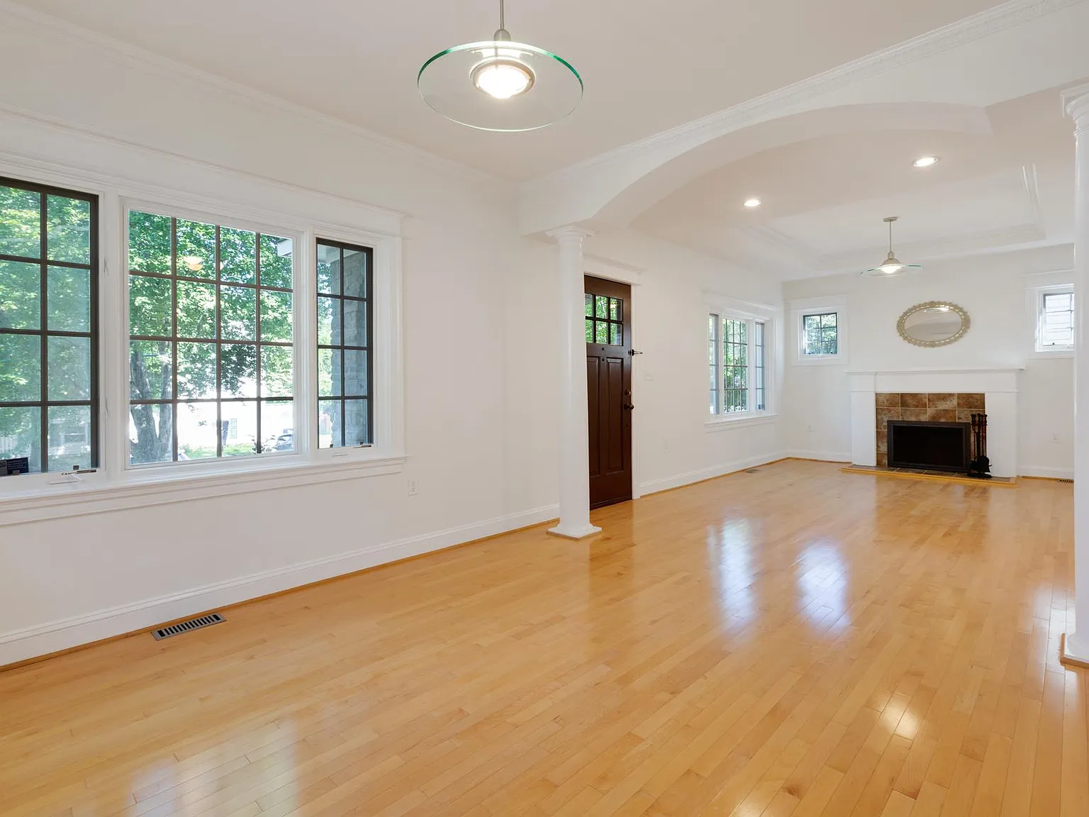 1806 N Danville St — Photo 3