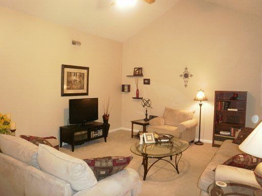 3rd image of 8419 Norway St