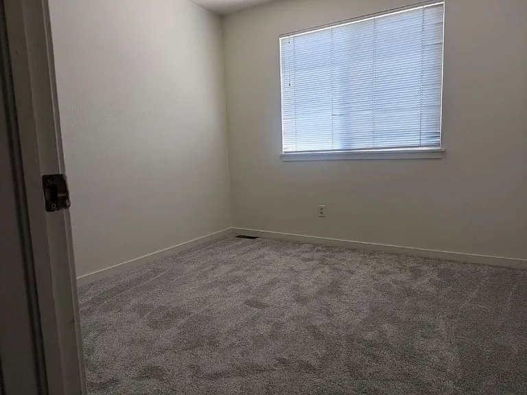 3676 Oakwood Dr — Photo 12