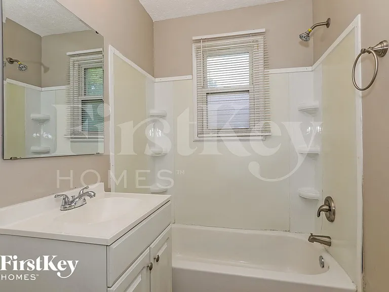2825 Kessler Blvd — Photo 12