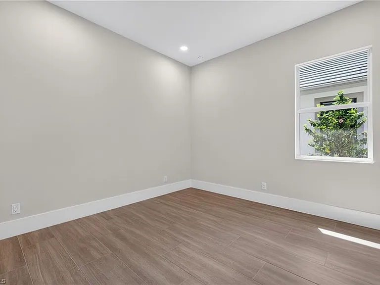 9712 Moonflower Ln — Photo 25