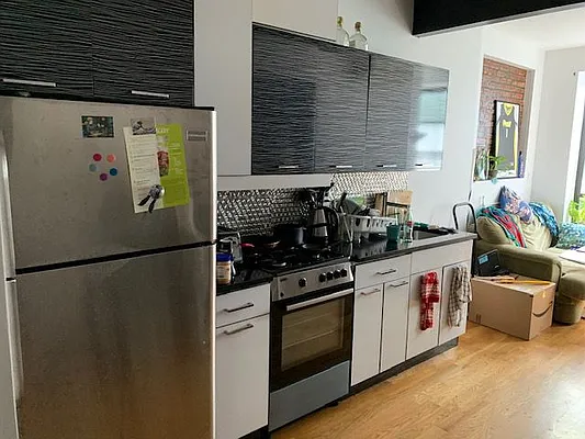 Rented by Premier Metro Realty Corp | media 24