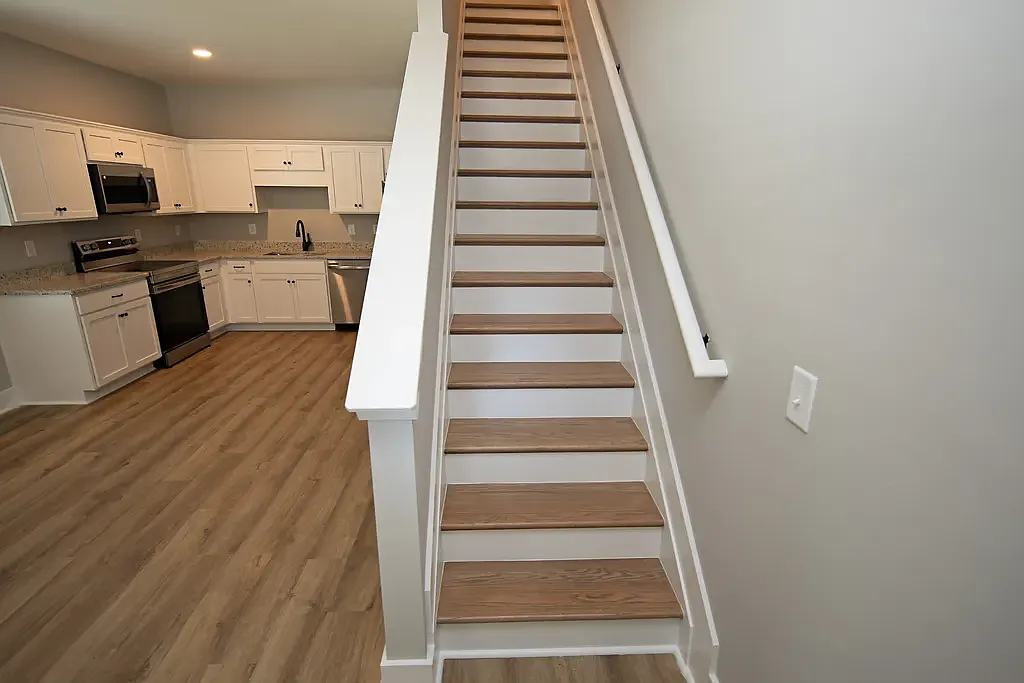 3 bed, 1160 sqft, $2,200 — Photo 3