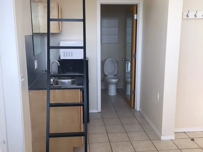 Affordable Studios on Cap Hill! — Photo 4