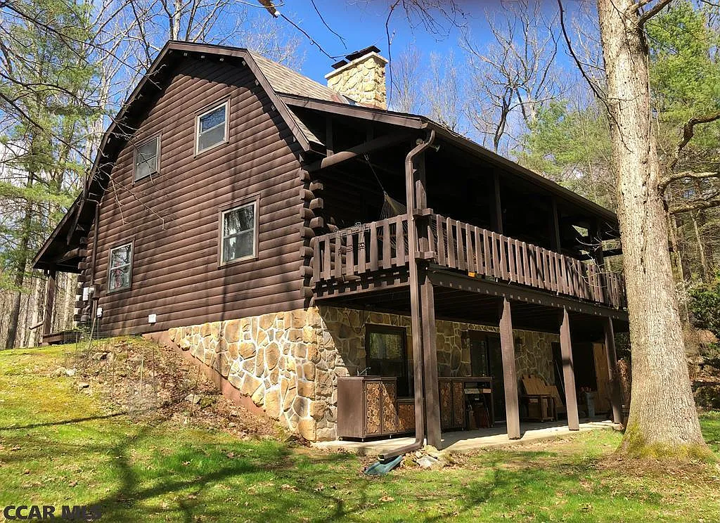 101 Toms Ln photo 1