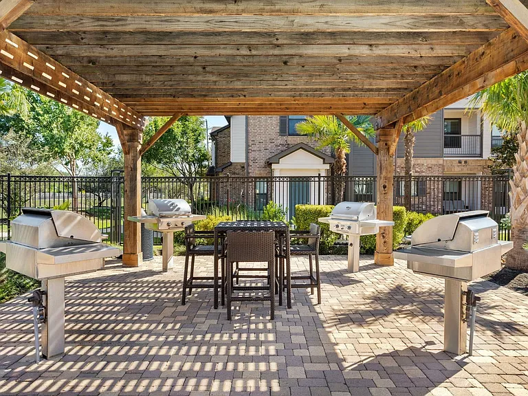 Avenues at Cypress - Grilling Area
