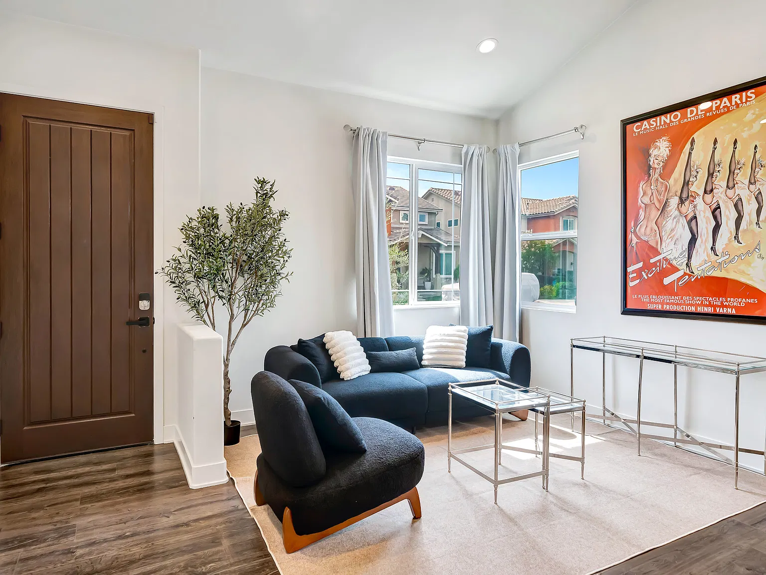 5 bed, 2571 sqft, $7,500 — Photo 3