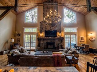 110 Turkey Cir, Lackawaxen, PA 18435