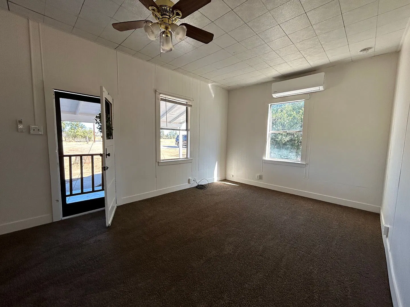 Charming Country Home - 2 bedroom 1 bath — Photo 3