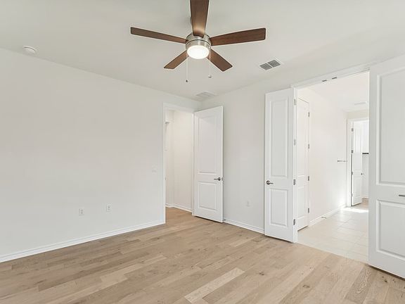 4th image of 124 Stewart Dr #102