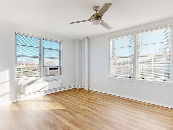3rd image of 301 W Armour Blvd APT 912