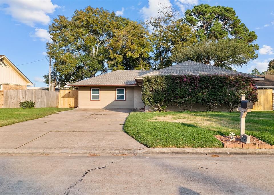 1st image of 2223 Viola Dr