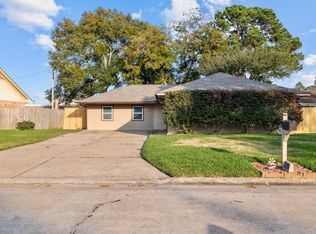 2223 Viola Dr, League City, TX 77573