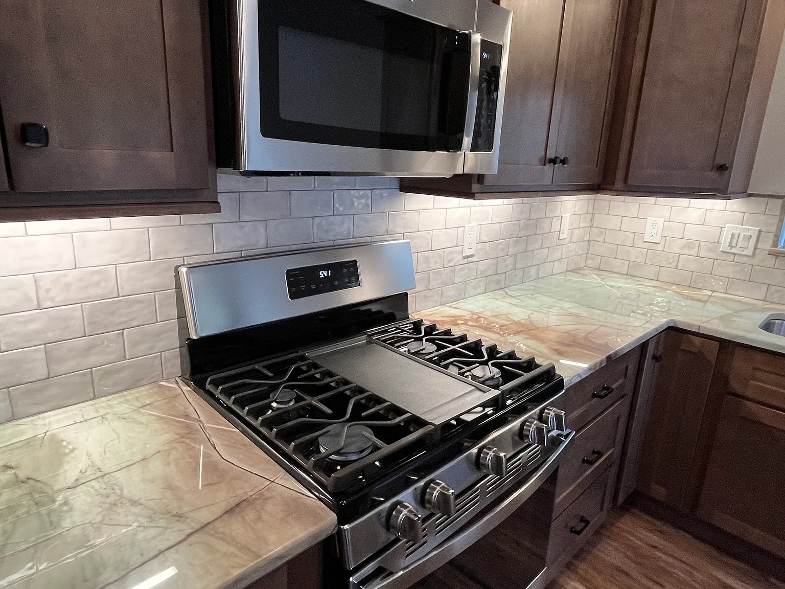 3 bed, 2.5 bath, 1596 sqft, $2,995 — Photo 3
