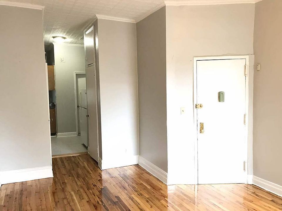 2nd image of 875 Saint Johns Pl APT 5