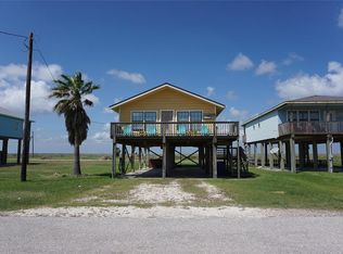 2715 Swan Ct, Surfside Beach, TX 77541