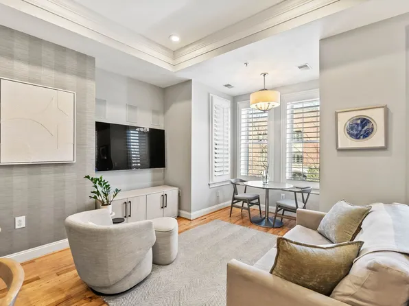 1224 R St NW Unit 2, Washington, DC 20009