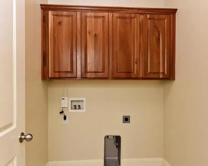 355 E Munich Dr — Photo 6
