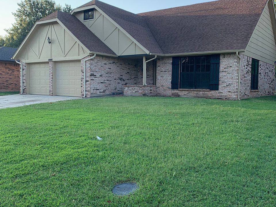 1st image of 1000 Linn Ln