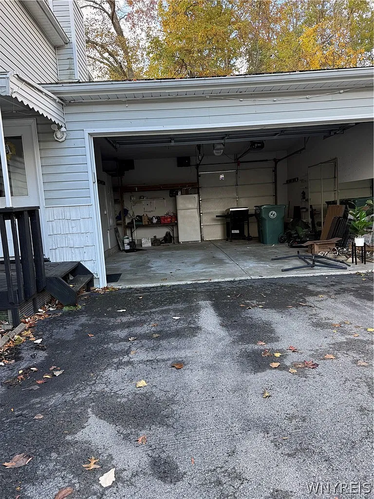 2 bed, 2.5 bath, 2500 sqft, $1,700 — Photo 3