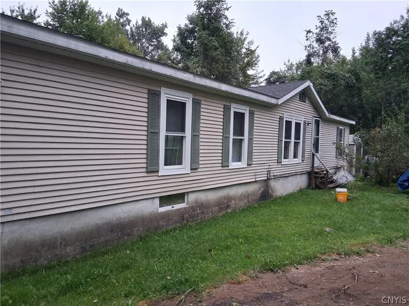 2165 Rabbit Ln, Phoenix, NY 13135