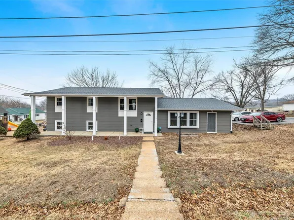 601 N Olive St, Pacific, MO 63069