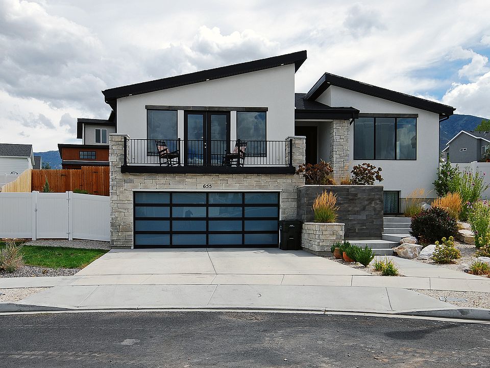 1st image of 655 E Oliver Rd