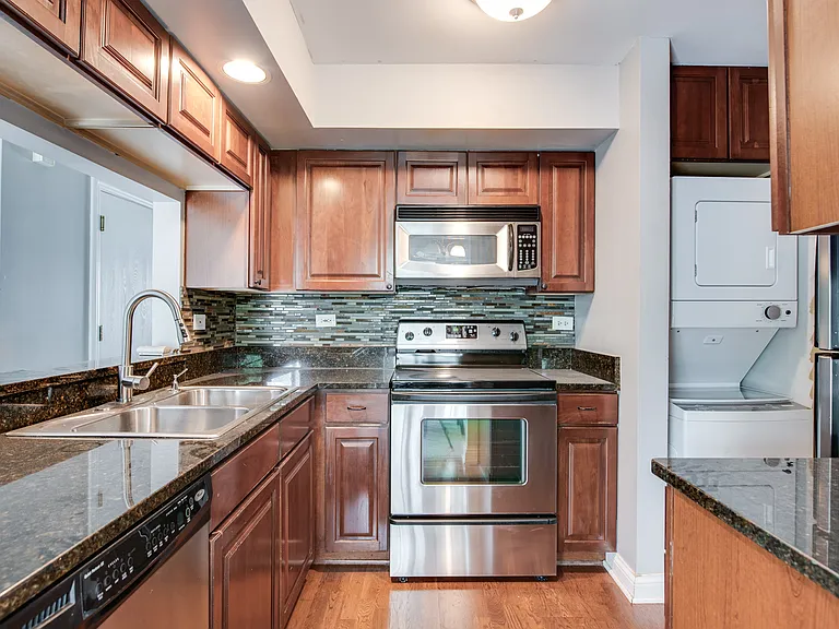 19 Foxcroft Rd #203 — Photo 7