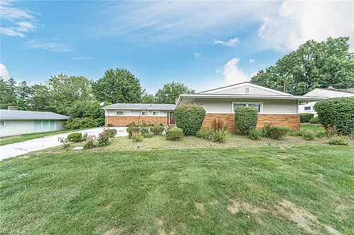 24285 Fairmount Blvd Photo 1