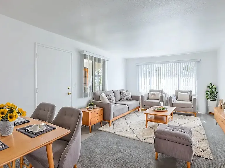 2 Bedroom Upstairs