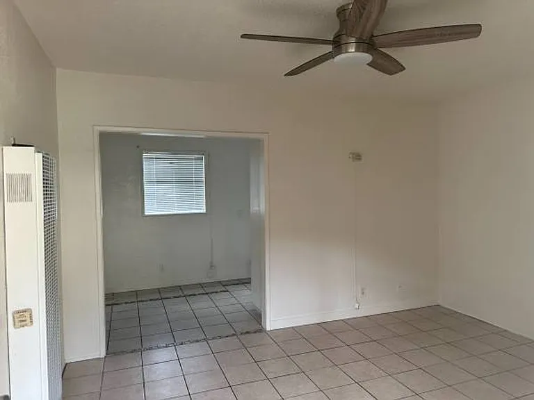 172 E Ellis St — Photo 5