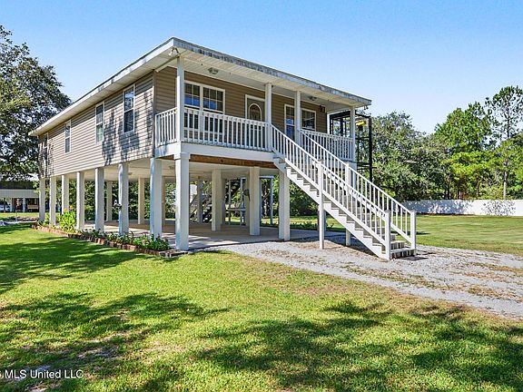 3rd image of 10411 Paradise Ln