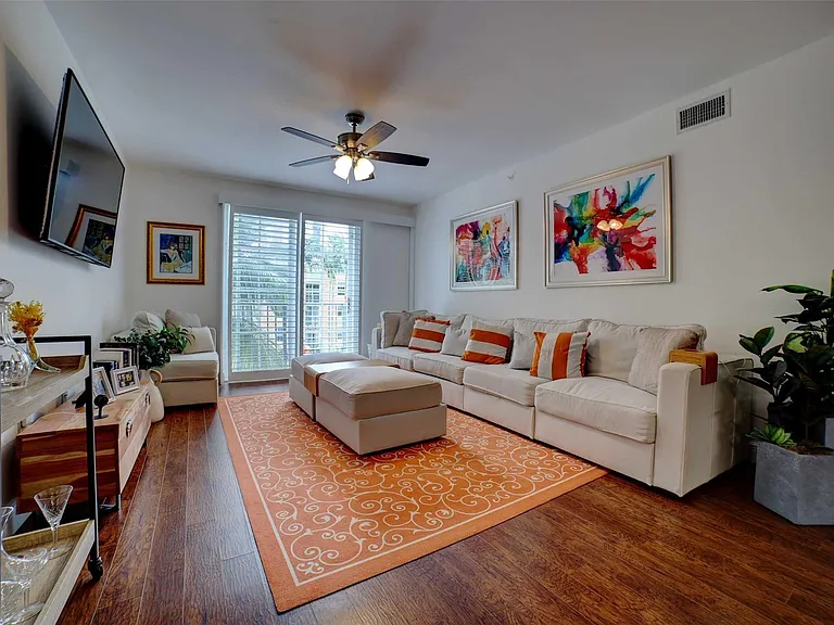 720 S Sapodilla Ave #413 — Photo 3