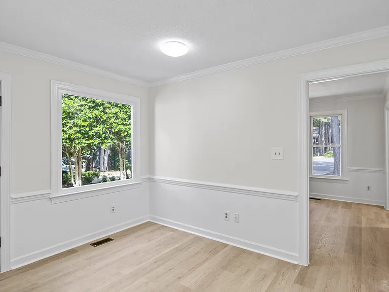 623 Elmwood Ct — Photo 22