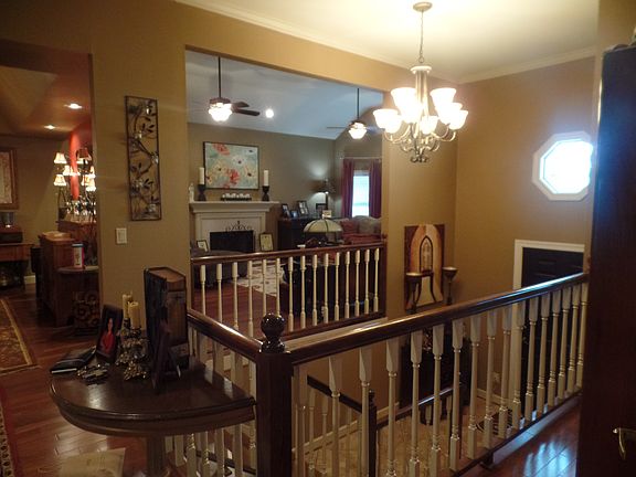 Foyer/front door/living room