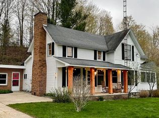 5733 S Elm Valley Rd, Suttons Bay, MI 49682