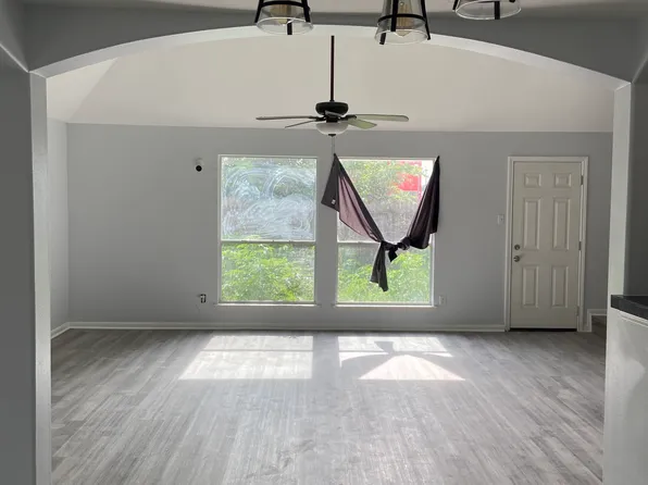 3634 Windmill Village Dr, Houston, TX 77082
