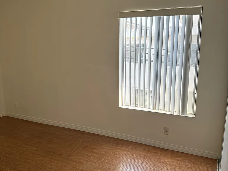 3200 Bagley Ave #10 — Photo 7