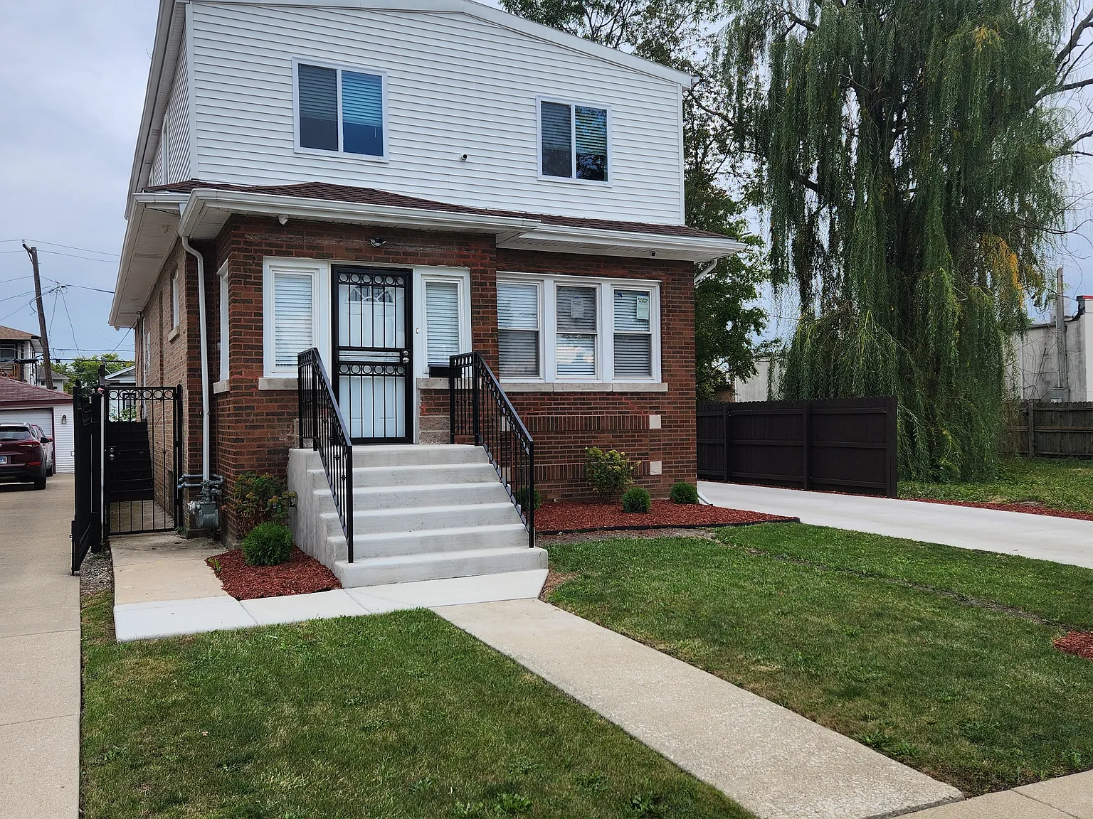 3 bed, $2,300 — Photo 2