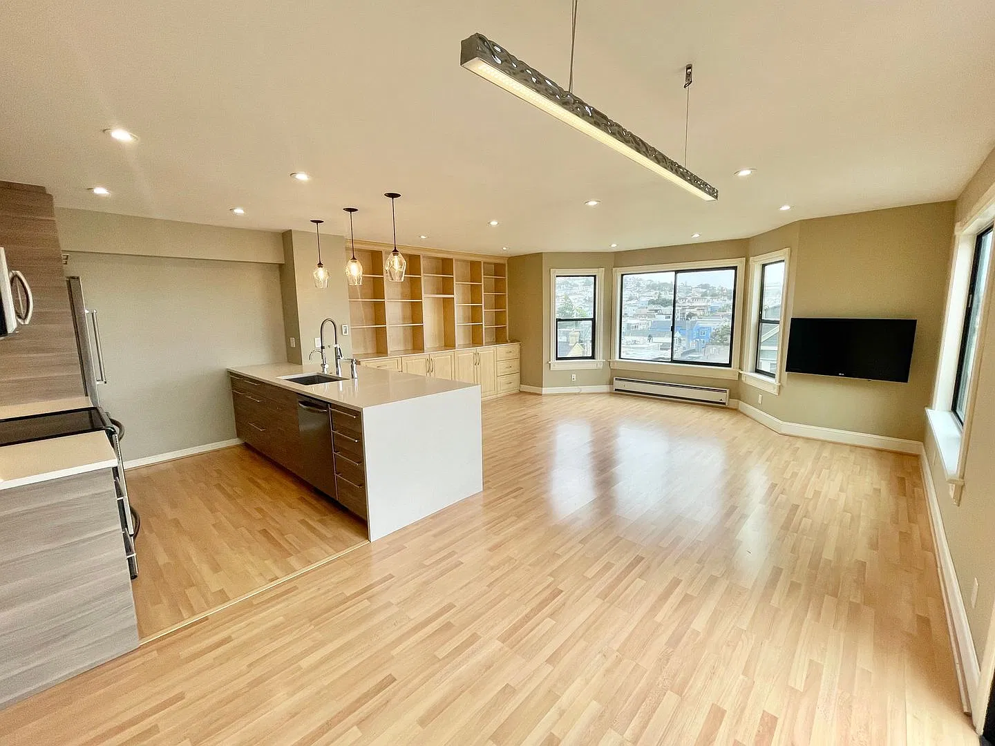 Eureka Valley / Dolores Hts. Luxury Condo W/Views, Deck, Parking A Must See! — Photo 1